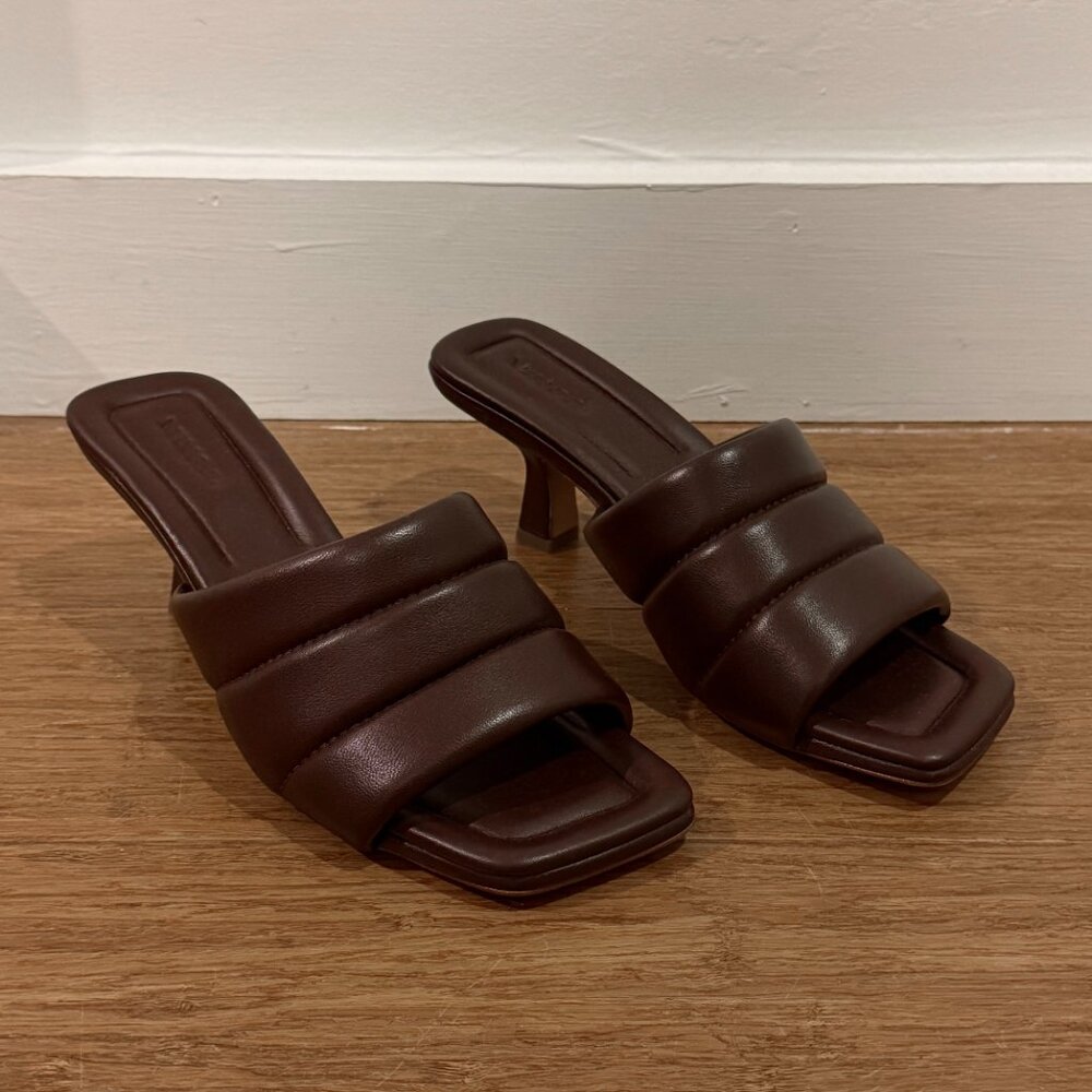 (NWOT) Vince Chocolate Brown Sandals